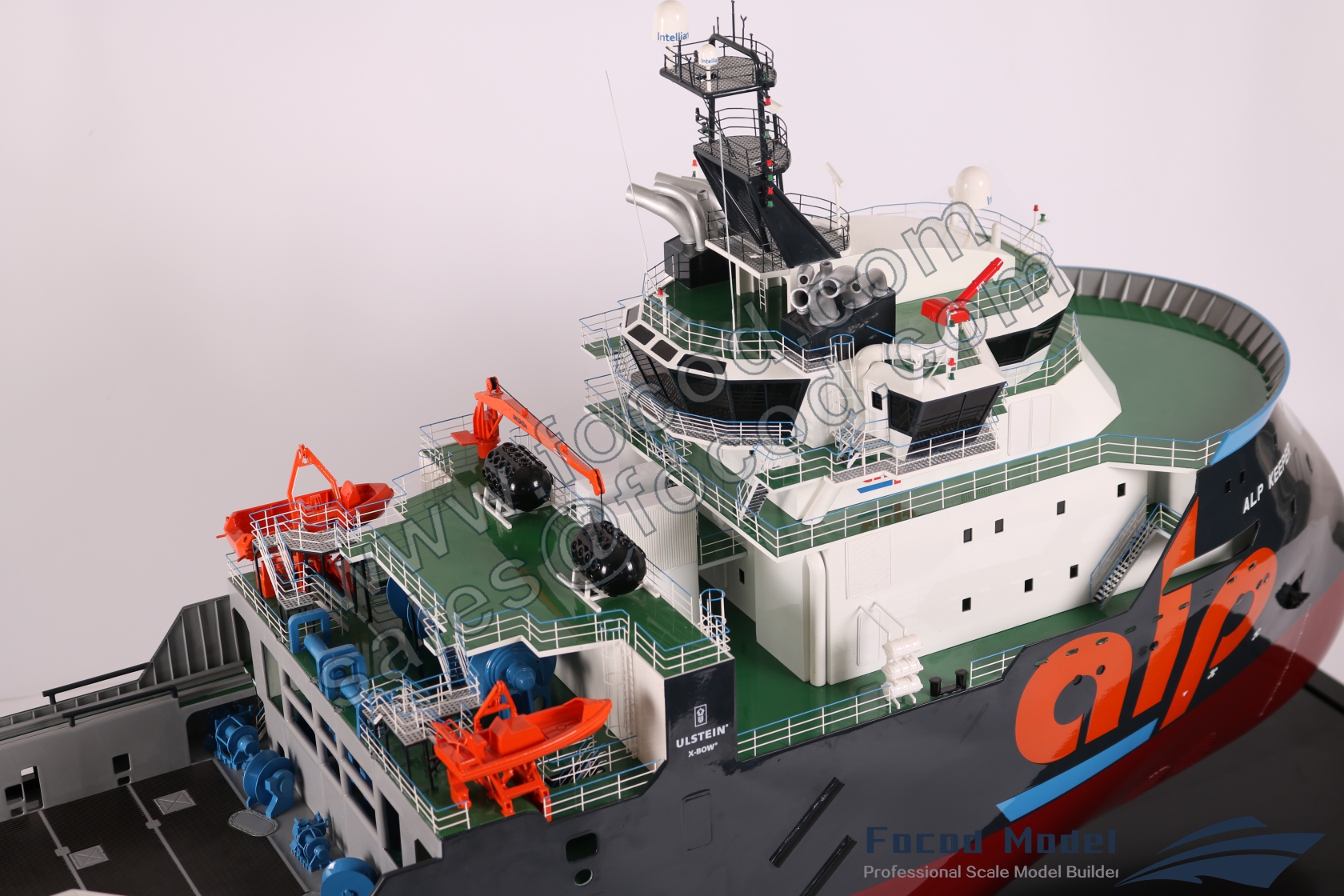 custom made model of 90m Ocean Tug of type ULSTEIN AX104